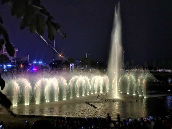 當水景碰上照明，美得一塌糊涂！01